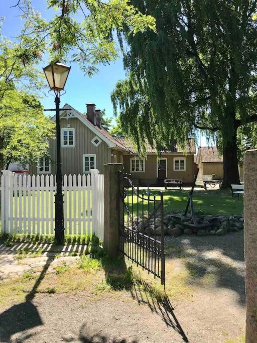 Stort hus i Porsgrunn sentrum med gratis parkeringsplasser til flere biler Eksteriør bilde
